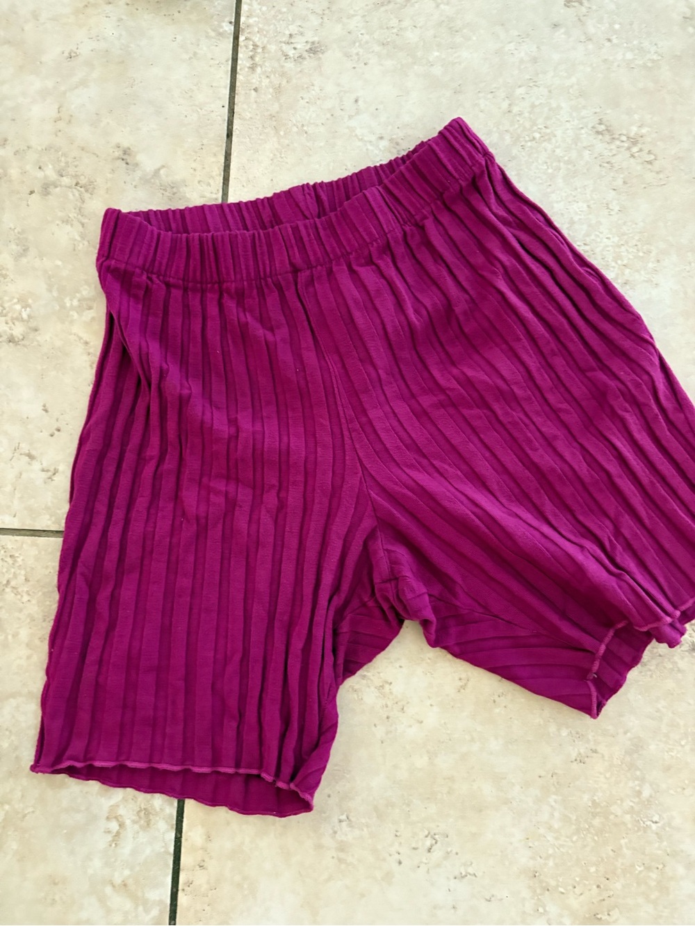 SIMÓN MILLER Women’s Ribbed Magenta Shorts
